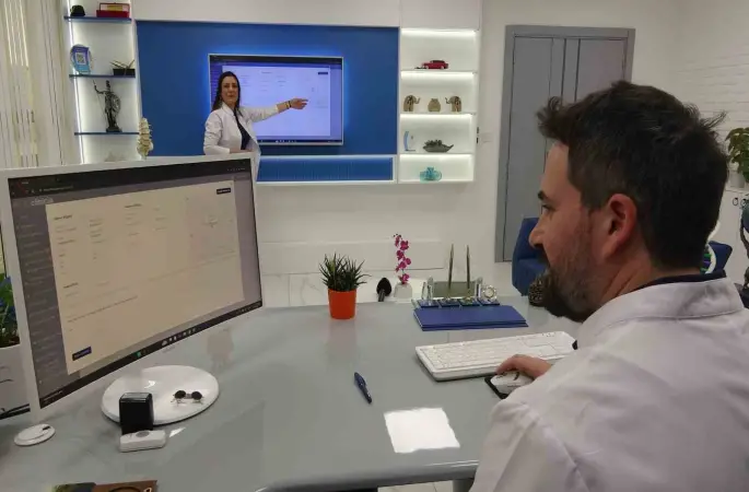 Doktor çift, hayat kurtaran teknoloji geliştirdi: Yapay zekalı takip sistemiyle anında müdahale imkanı
