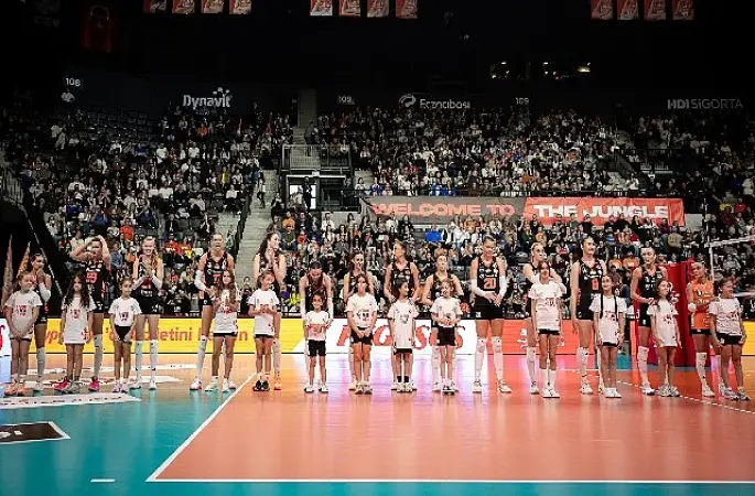 Eczacıbaşı Peron İstanbul, VakıfBank'ı konuk etti