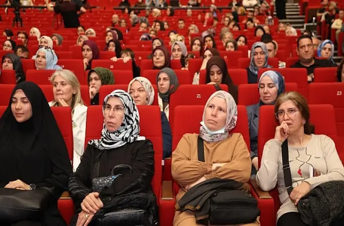 Erdim, “Aile Nedir?" söyleşisinde dikkat çeken mesajlar verdi;  “İnsanın en önemli görevi kendisini onarmasıdır"