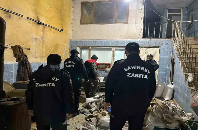 Gaziantep’te bin 300 kilo sağlıksız sakatat ele geçirildi, iş yeri kapatıldı
