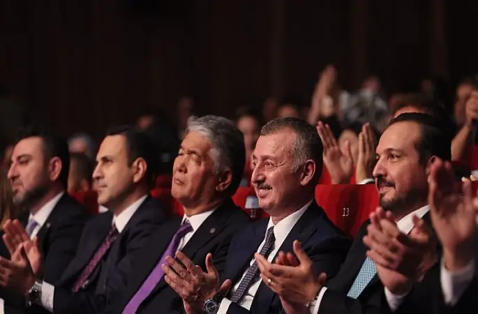 Gençliğin Başkenti Kocaeli'de  300 milyon tek ses tek yürek