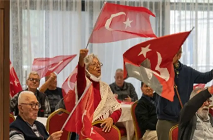 Huzurevinde coşkulu 29 Ekim balosu