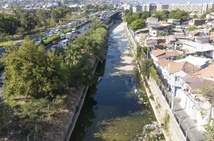 İzmir’de derelerden 233 bin ton atık çıkarıldı