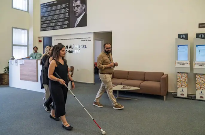 İzmir’de görme engelli yurttaşlar için erişilebilir kütüphane alanı