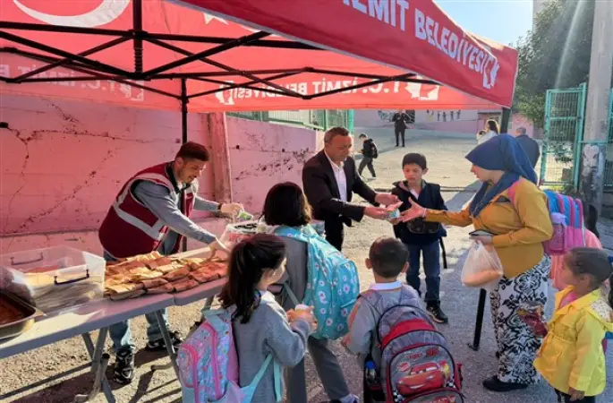 İzmit'te okullarda Beslenme Saati uygulamasını sürdürüyor