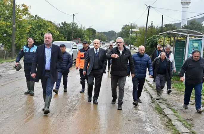 Karacabey’de sağanak sonrası ekipler seferber oldu