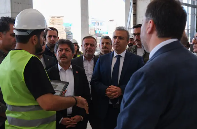 Karaman Eğitim ve Araştırma Hastanesi’nin ek binasında çalışmalar sürüyor