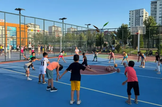 Kayapınar Belediyesi yaz spor kurslarında 20 bin 90 öğrenciyi sporla buluşturdu