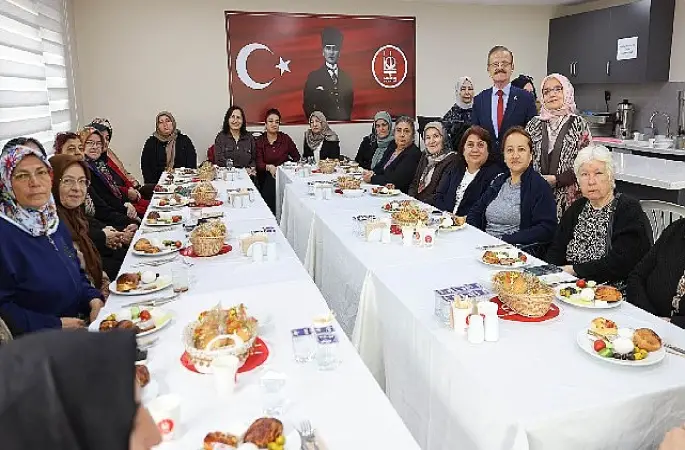 Keçiören'de 'Değerlerimizin İzinde Kadın ve Aile' Buluşması