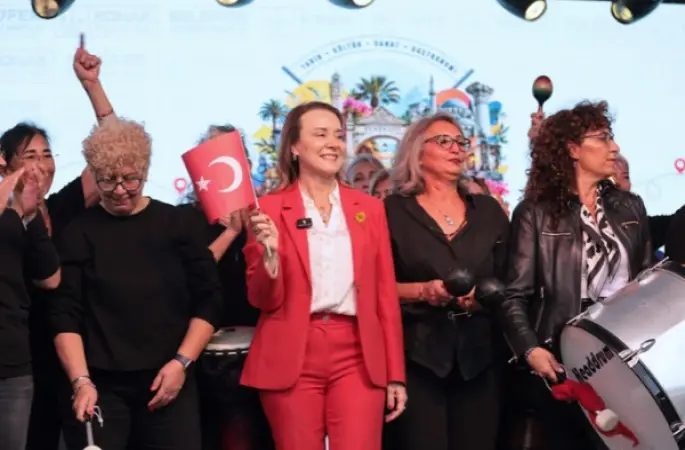 Kemeraltı Festivali renkli kortejle başladı