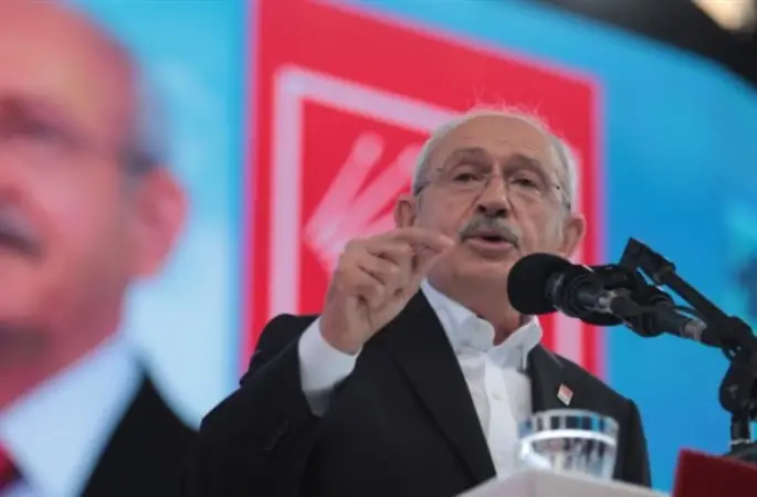 Kılıçdaroğlu, şehit ailesini ziyaret etti