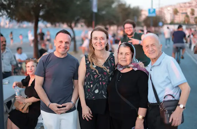 Konak Karantina Meydanı'nda Gece Kermesi düzenlendi