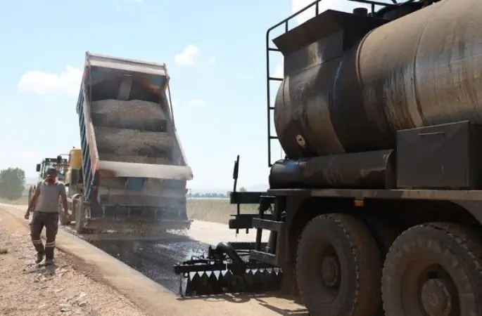 Korkuteli’de 3 kilometrelik yol asfaltlandı