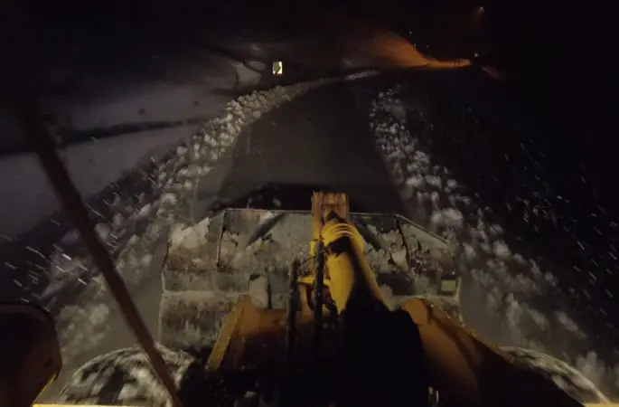 Köyde rahatsızlanan kadın için ekipler seferber oldu
