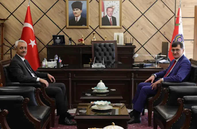 Kütahya Belediye Başkanı Kahveci’den Emniyet Müdürü Tandoğan’a ziyaret