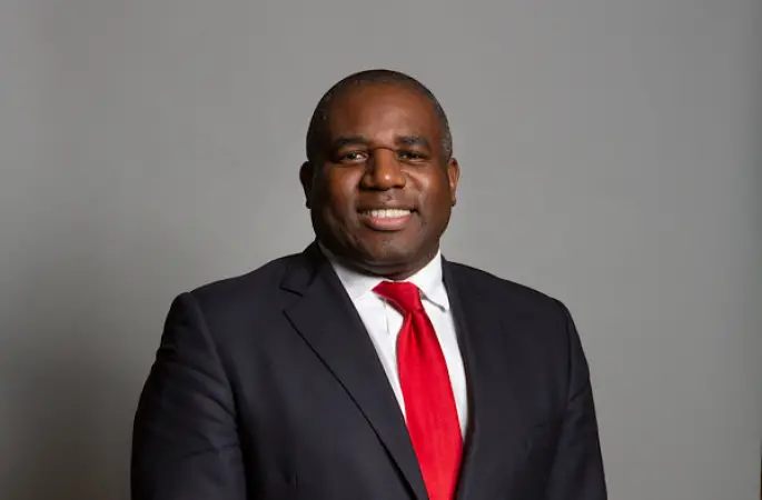 Lammy’den Starmer’a övgü: Büyük övgüyü hak ediyor