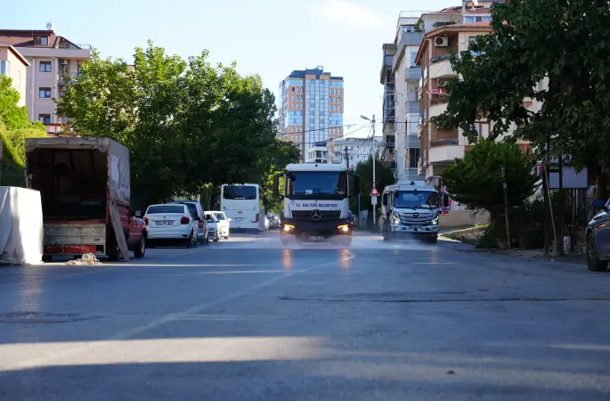 Maltepe'de Cevizli Mahallesi'nde temizlik çalışması yapıldı