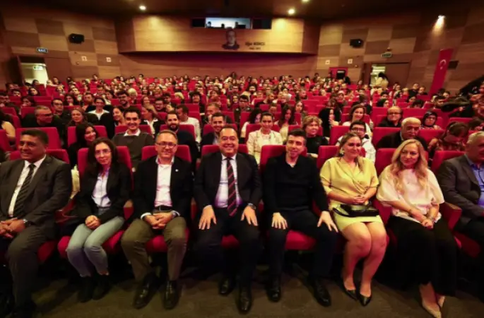 Manisa Şehir Tiyatrosu 20. yılında yeni sezonu açtı