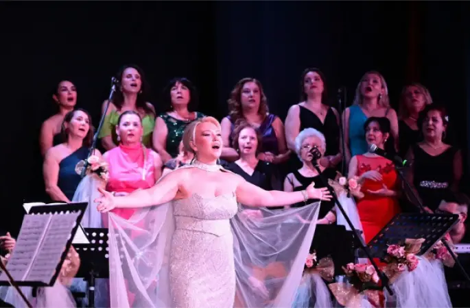 Manisa’da Zeki Müren anısına özel konser düzenlendi