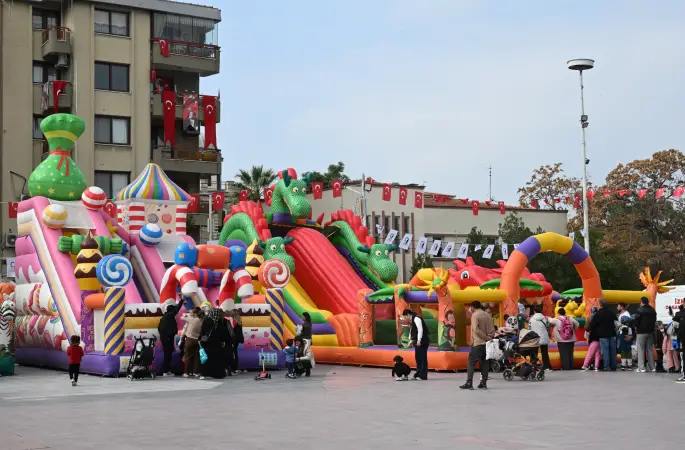 Manisa'dan çocuklara özel Cumhuriyet şenliği