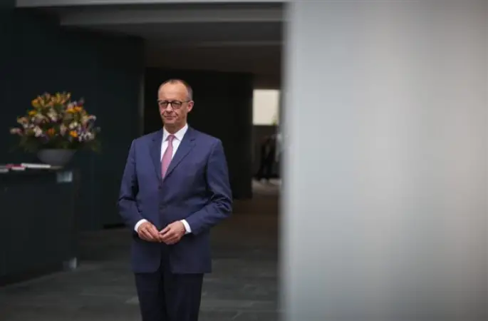 Merz’den Almanya’nın yeniden birleşmesinin yıl dönümüne ilişkin mesaj