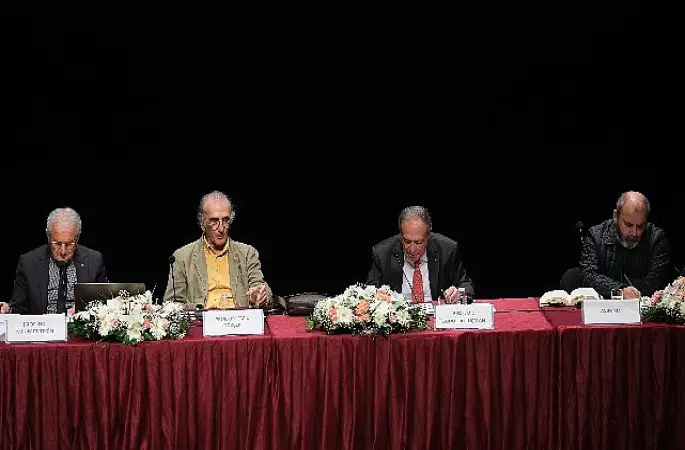 'Mütefekkir Bir Muharririn Dünyası' Peyami Safa sempozyumunun ilk oturumunda Peyami Safa'nın Romancılığı hakkında konuşuldu!