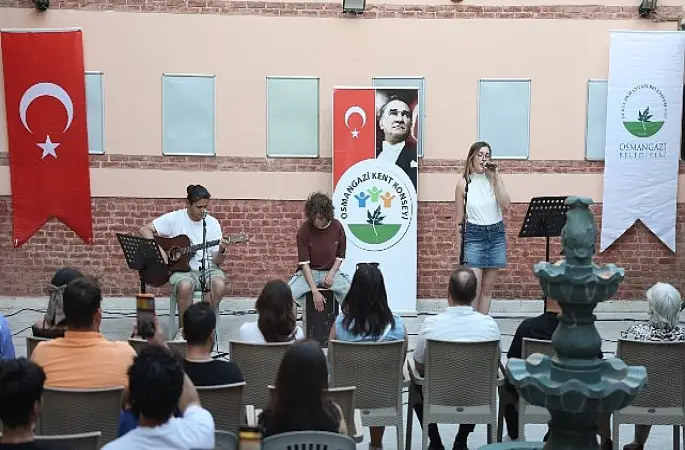 Osmangazi'de Şadırvanlı Han'ın Tarihi Atmosferinde Ritimler Yükseldi