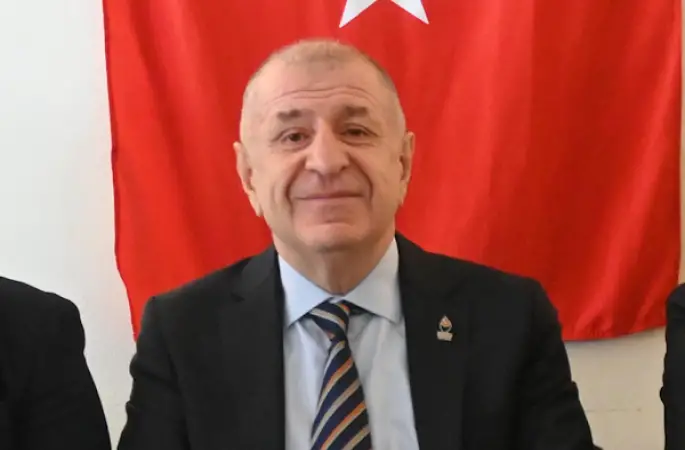 Özdağ, Konyaaltı Belediye Başkanı Cem Kotan'ı ziyaret etti