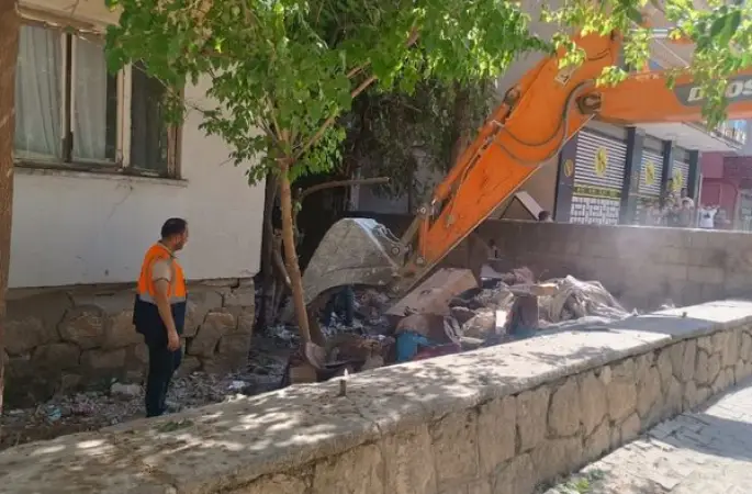 Siirt’te çöp ev temizlendi