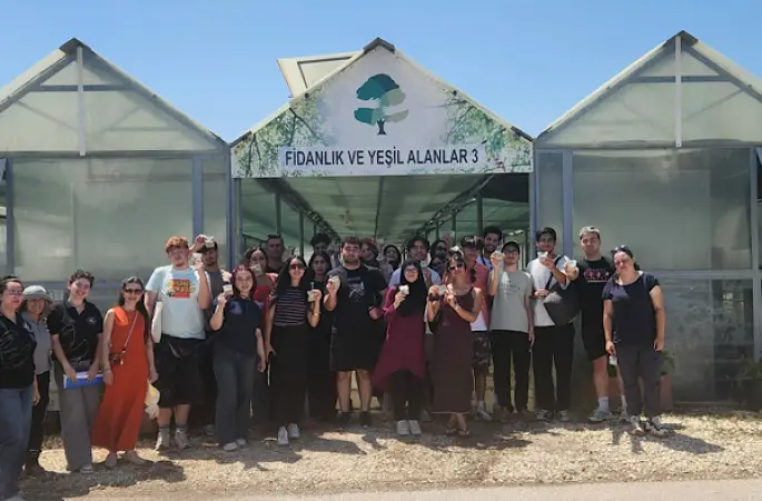 Uluslararası öğrenciler Eskişehir’de atık yönetimi ve tarihi alanları inceledi