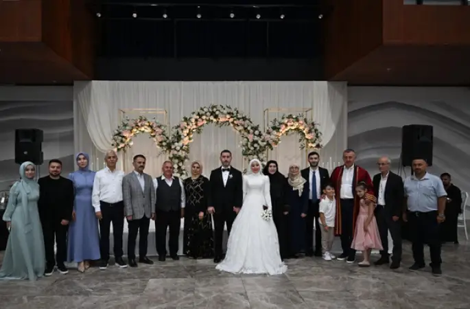 Vali Aktaş, nikah törenine katıldı