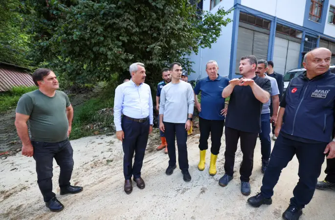 Vali Baydaş, yağıştan etkilenen Pazar ve İyidere’de incelemelerde bulundu