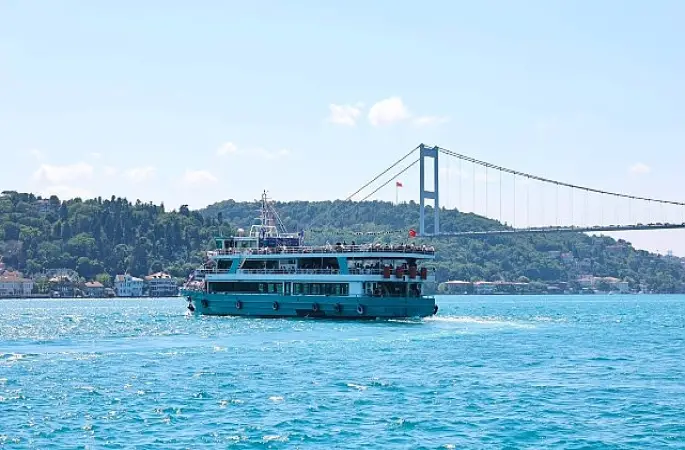 Yüzlerce çocuğun sünnet şöleni Boğaz turuyla taçlandı
